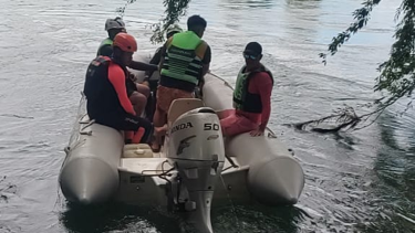 Continúan los rastrillajes para dar con Yessica, la nena de 10 años en el río Limay. Foto: gentileza