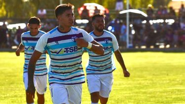 Yoel Juárez metió un golazo para el triunfo de La Amistad. (Foto: Matías Subat)