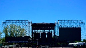 Convocan a oferentes en Neuquén para armar el escenario principal, luces y sonido de la Fiesta de la Confluencia 2026