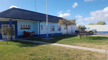 La Comisaría 35 de Villa Regina, epicentro de la investigación por la muerte de un detenido.  
