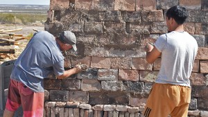 Video | Ladrilleros del Parque Industrial II de Roca: dos meses sin trabajo y la espera por el agua