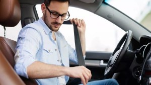 ¿Cuál es el elemento indispensable del auto para aprobar la Verificación Técnica y evitar multas?