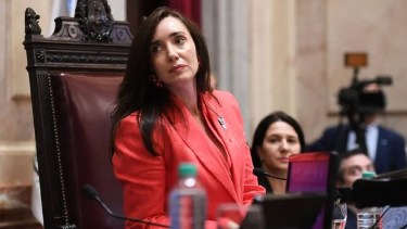 Victoria Villarruel echó a sus asesores en el Senado.