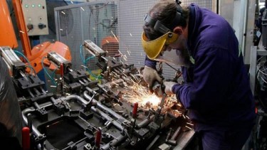 Sectores clave como la industria y la construcción siguen en caída.