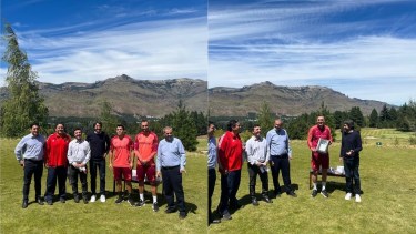 Los campeones del mundo de River fueron reconocidos en San Martín de los Andes. Fotos: Gentileza (Olé).