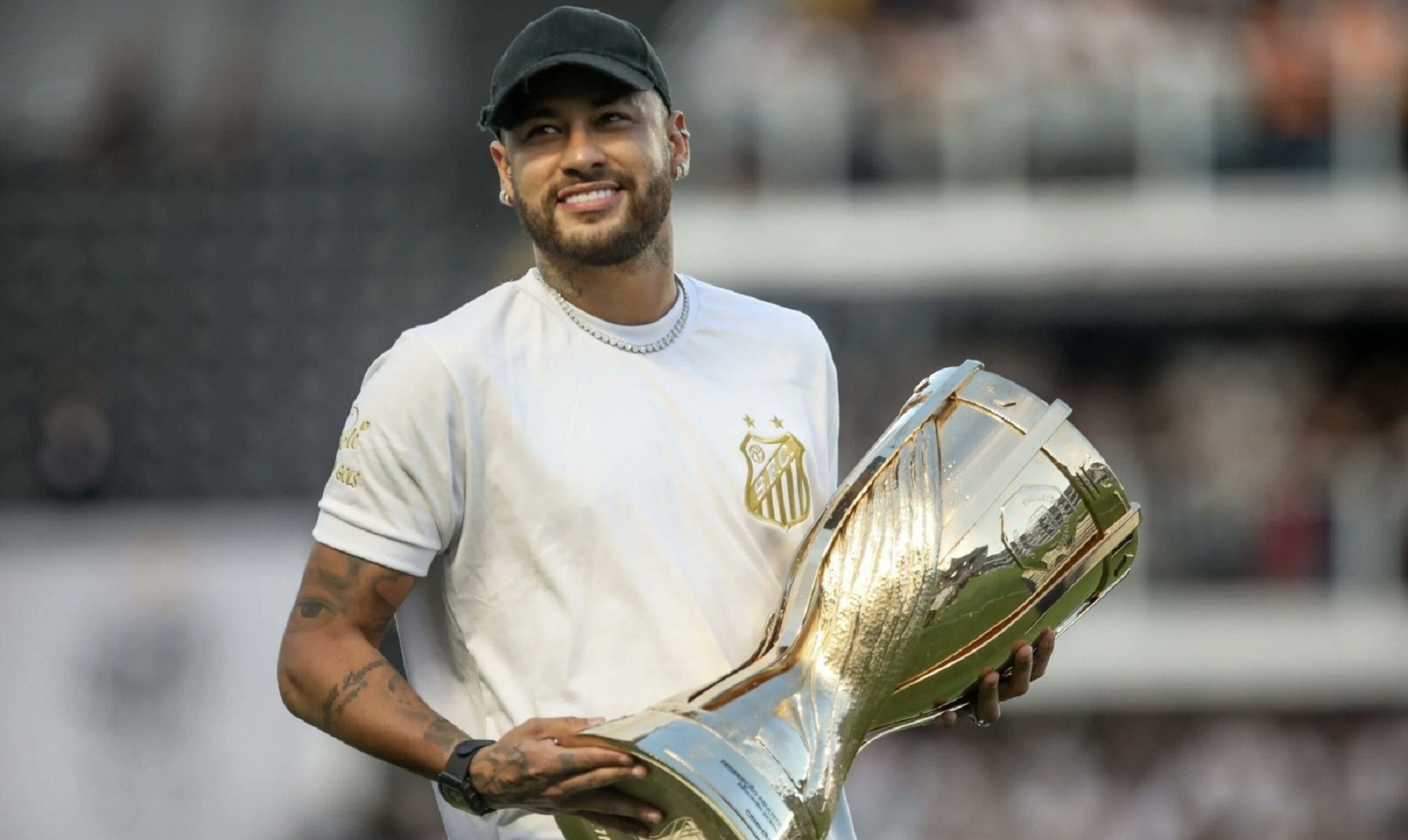 Neymar volvería a Santos en este mercado de pases.