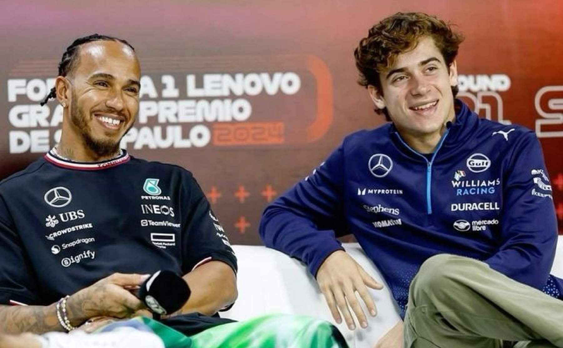 Franco Colapinto saludó a Lewis Hamilton con un curioso mensaje.
