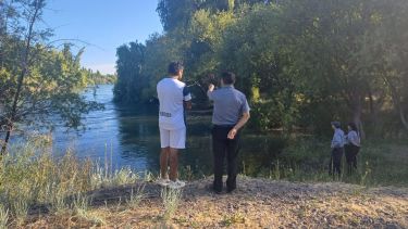 La búsqueda del hombre que intentó cruzar el río Neuquén seguirá este viernes: cómo es el operativo