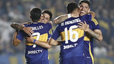Boca enfrenta a Argentinos Juniors en la Bombonera. Foto: @BocaJrsOficial.