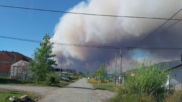 Video | Incendio descontrolado en el Cajón del Azul: organizan evacuaciones desde El Bolsón