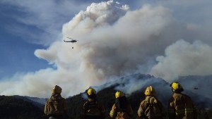Incendios en la Patagonia: declararon la emergencia en El Bolsón y el Boeing ya voló en el parque Lanín este miércoles