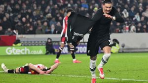 Liverpool, con MacAllister de titular, ganó sobre la hora y se aleja en la cima de la Premier League