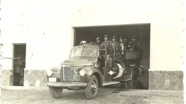 Un registro histórico. Una de las primeras fotos de aquel viejo cuartel al servicio de la comunidad. (FOTO: Gentileza)