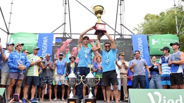 Julián Salinas y Juan Ignacio Cáceres, los ganadores con la Copa Challenger. Foto Marcelo Ochoa.