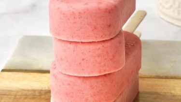 Helado de frutillas con 3 ingredientes, el postre que no falla y se puede hacer en casa