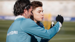 El divertido festejo de cumpleaños que Rodrigo De Paul le organizó a Julián Álvarez