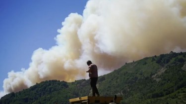 Sigue activo el incendio en Valle Magdalena Foto: Neuquén informa