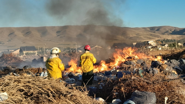 Fuerte incendio en Junín de los Andes. Foto: gentileza.