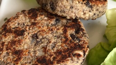 Si te estás cuidando esta receta es para vos: medallones de lentejas y arroz yamaní