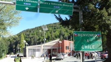 Chile. Paso fronterizo Hua Hum.-