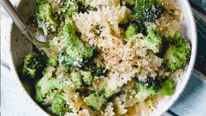 Pasta cremosa con brócoli: ideal para agregar verduras a tus comidas