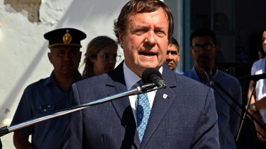 durante la asunción de Bertazzo el gobernador realizó anuncios para la fuerza de seguridad. Foto: Marcelo Ochoa.