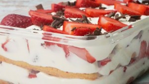 Tiramisú de frutillas: fresco, fácil y sin cocción