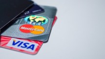 Imagen de Visa vs. Mastercard: ¿Qué tarjeta conviene más para tus compras y viajes?