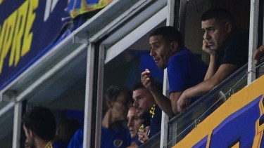 La oposición apuntó contra Riquelme tras la eliminación en la Copa Libertadores.