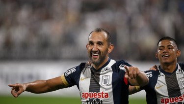 El argentino Hernán Barcos fue clave para la clasificación de Alianza Lima (Foto: AFP)