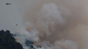 Así se encuentra el humo al sur de la provincia este miércoles. Foto: parque Lanín. 