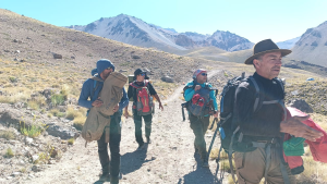 Con nieve y fuerte viento: así es el hostil sendero donde se perdió el andinista de 62 años en el volcán Domuyo