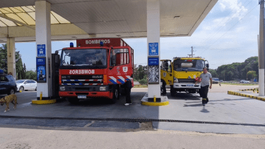 Video | De pie: el agradecimiento a los bomberos de Santa Fe que llegaron para combatir los incendios en Neuquén