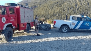 Cómo se vinculan la granada y la camioneta sumergida en el lago de Bariloche: el peligroso hallazgo en la Playa del Viento