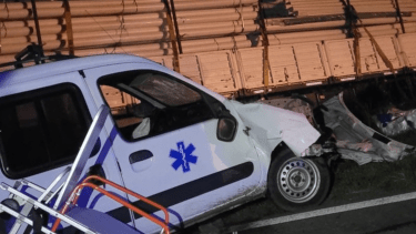 El siniestro involucró a dos camiones y una camioneta. Foto:  La Opinión.