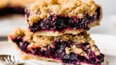 Tarta de frutos rojos con crumble sin harina