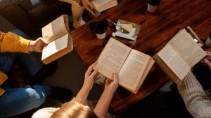 Estación Literaria 2025: convocatoria abierta para escritores de Neuquén