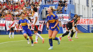 Emily Ormson hizo un para Boca en su primer Superclásico.