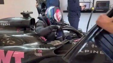 El argentino Franco Colapinto aceleró el Alpine en los test de Barcelona.