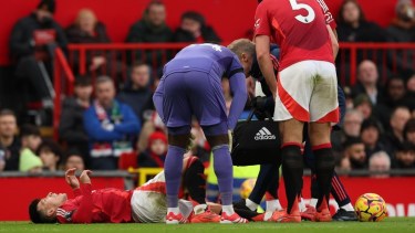 Manchester United confirmó la lesión de Lisandro Martínez.