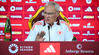 El DT de Roma, le dio descanso a Paredes tras su frustrado regreso a Boca. (@OfficialASRoma)