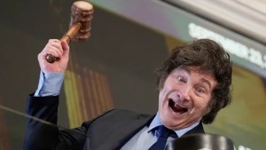 Todo sobre las memecoins: la criptomoneda que Milei promocionó y denuncian como estafa