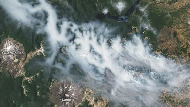 El satélite Aqua de la NASA capturó el humo del incendio en Neuquén. Foto: @nasa_es