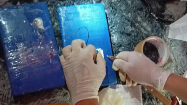 El operativo de Prefectura en el barrio Mallín terminó con la detención de “La Tía” y el secuestro de droga. Foto La Angostura Digital.