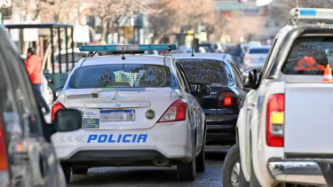El violento asalto en Cipolletti dejó a una mujer de 70 años internada y a su atacante con un año de prisión preventiva.