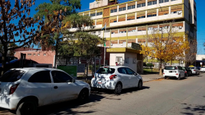 Ingresó al hospital de Regina por un balazo y se negó a hablar: la Policía encontró armas «tumberas»