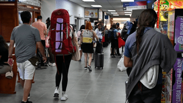 Limpiaron la terminal de Bariloche durante 20 años sin sueldo: la Justicia ordenó una millonaria indemnización