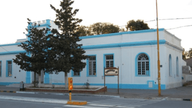 La Policía de San Antonio Oeste detuvo a un joven que atacó a la seguridad de un bar y agredió a los efectivos.  
