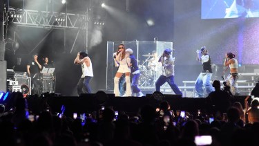 En 12 fotos, así fue el día 2 de la Fiesta de la Manzana 2025 en Roca: exitosa noche con Nicki Nicole y Luck ra