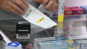 Salud extendió la receta electrónica obligatoria a todas las indicaciones médicas, no solo medicamentos